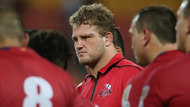 Reds captain James Slipper speaks to his team after the round 10 Super Rugby game between the Queensland Reds and the Chiefs at Suncorp Stadium in Brisbane, Saturday, April 21, 2018. (AAP Image/Jono Searle) NO ARCHIVING, EDITORIAL USE ONLY