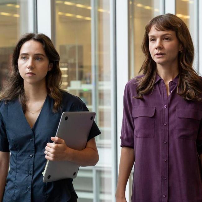 Jodi Kantor (Zoe Kazan) and Megan Twohey (Carey Mulligan) in SHE SAID, directed by Maria Schrader.