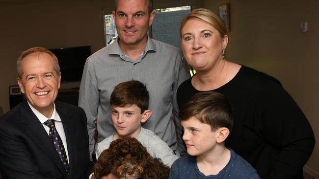 Opposition Leader Bill Shorten with Mitcham family Richard and Jacqui Davis and sons Tom and Peter. Picture: Getty Images