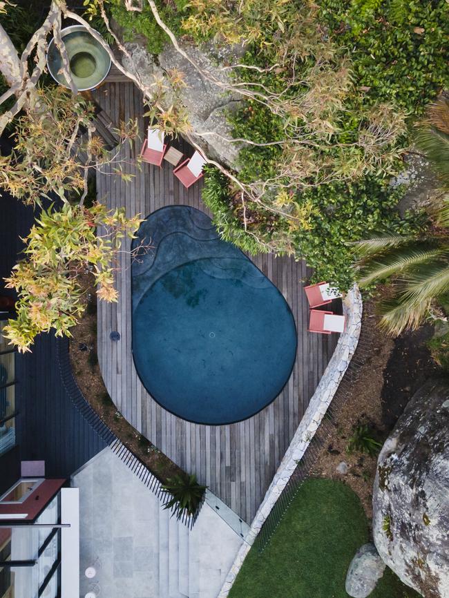 The garden and pool from the above.