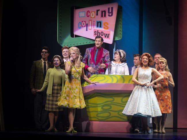 Brianna Bishop, Rob Mills, Carmel Rodrigues and cast in Hairspray. Regent Theatre, Melbourne 2022. Picture: Jeff Busby