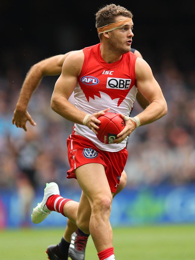 Tom Papley bursts forward during Sydney’s win over Carlton on Saturday. Picture: Graham Denholm/Getty Images. 