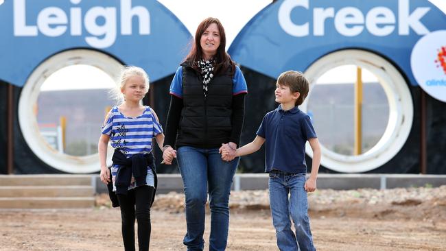 Kirsty Nicholls, with children Charlotte and Tom, has lived all her life in Leigh Creek. Picture: <span id="U601476191587OTE" style="text-transform:uppercase;">Dean Martin</span>