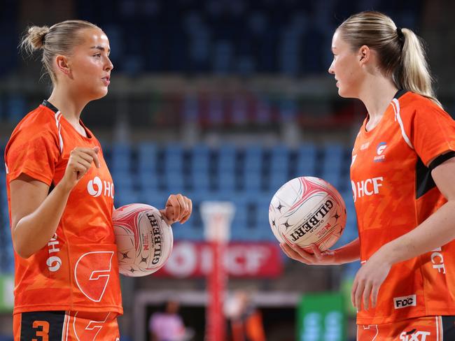 Matisse Letherbarrow (left) was the hero in extra for the Giants, sinking three super shots to open up a matchwinning lead in extra time. Picture: Getty Images