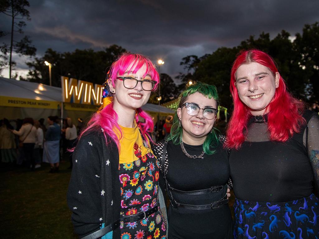 Brianna Kerr, Mickey Berry, Abigail Kennedy. Festival of Food and Wine, Queens Park, Toowoomba Carnival of Flowers. Friday September 9, 2022 Picture: Bev Lacey