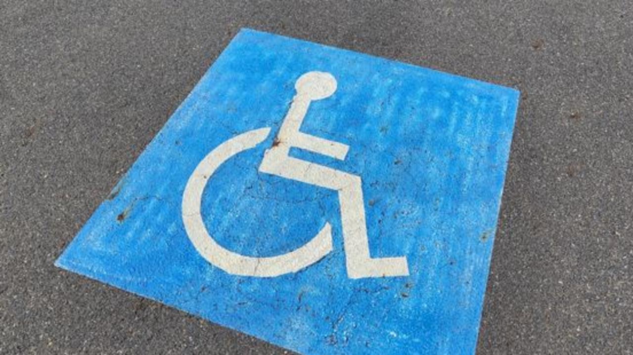 The disability parking space next to the public amenities at Emu Park near the boat ramp.