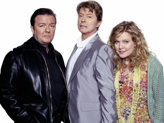 Ricky Gervais, Bowie and Ashley Jensen during a photo shoot for the singer’s slot in the TV show Extras in 2006.