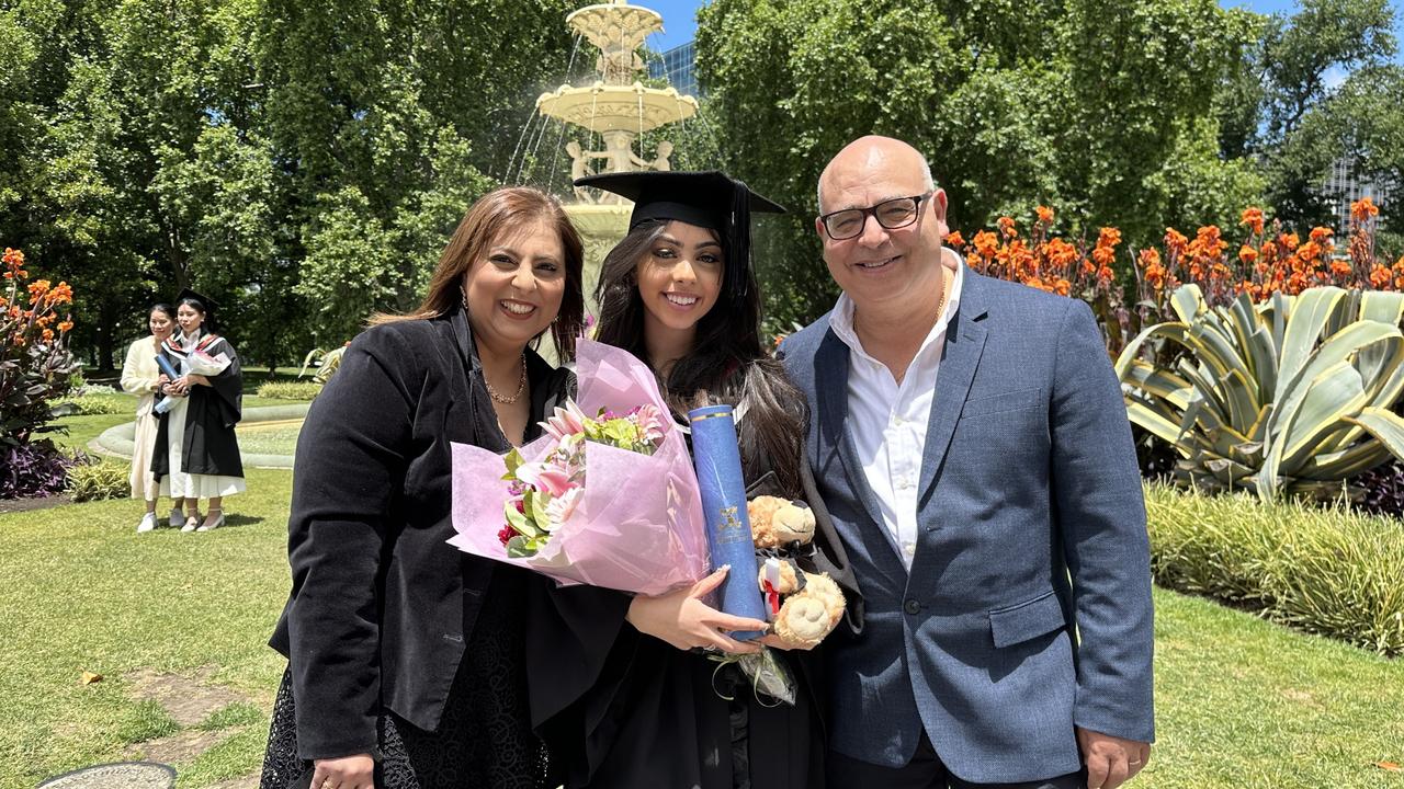 Photo Gallery, Picture Gallery, Melbourne University, Graduation | NT News