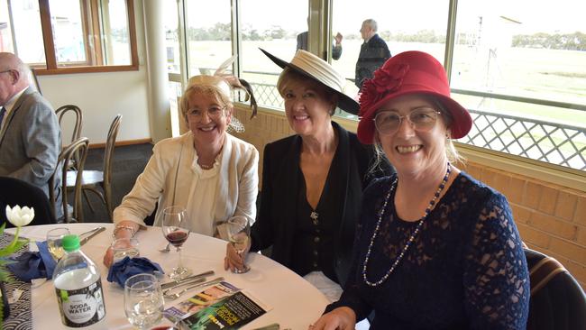 Hamilton Cup Races 2022 - Guests enjoy the complimentary wine.