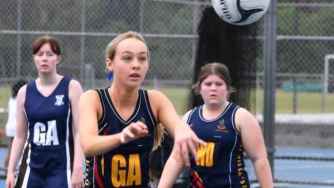 Netball action between St Aidan's Anglican Girls' College and St Hilda's School. Saturday August 6, 2022. Picture, John Gass