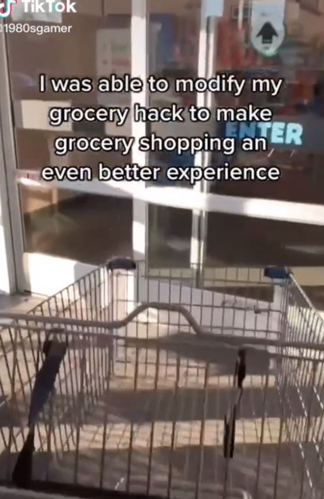 A US man has shared a clever trolley hack on TikTok. Picture: TikTok/1980sgamer