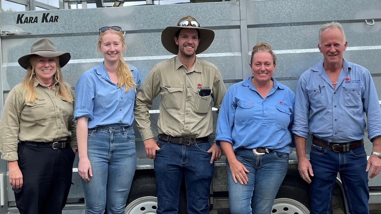 Wild Horse rehoming program team Tiffany Felton, Claudia Broughton, Mitchell Reardon, Heidi Mackay &amp; Dean Chamberlain.