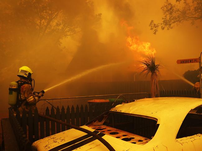 SUNDAY TELEGRAPH - 21/12/19Balmoral burns in south western Sydney as bushfires destroy homes in the area. Picture: Sam Ruttyn