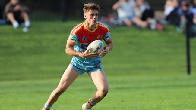 De La Salle fullback Chaz Jarvis looks for a way through. Picture: Steve Montgomery | OurFootyTeam