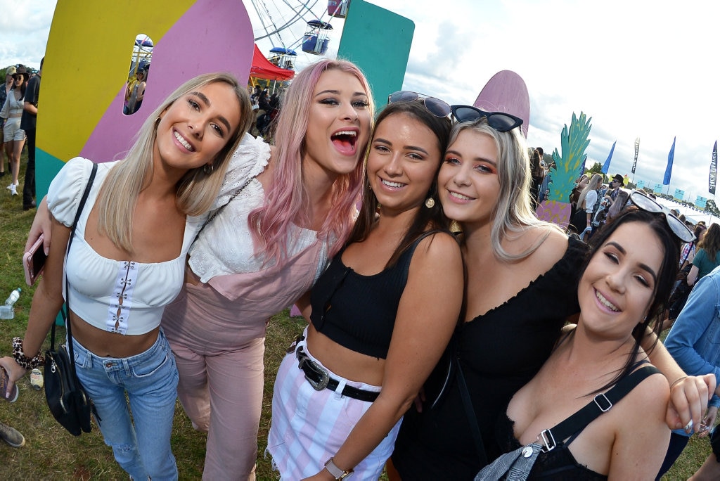 Big Pineapple Music Festival. Izzie Humphries, Ella Crossingham, Elle Humphries, Lizzie Jones and Steph Tainton.