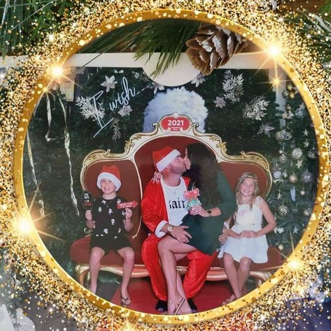 Dazarius, Dean, Kristie and Nevaeh Kleidon with Santa: Sugarland 2021 - Bundaberg. Sent in by Kristie Hosler