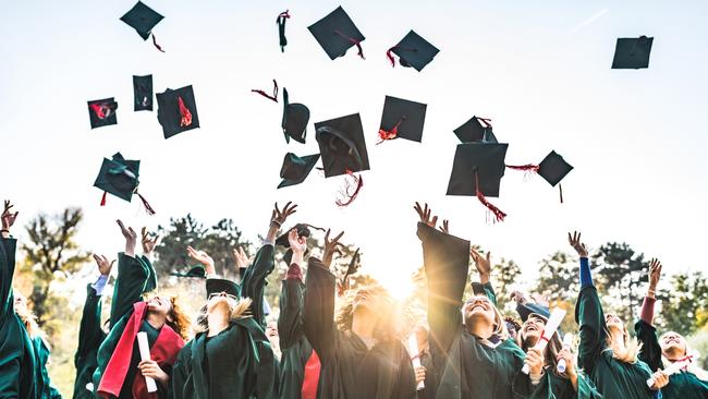 The 20 per cent reduction in the HECS debt pledged by Labor will wipe more than $4.6bn in debt from Victorian students and graduates.