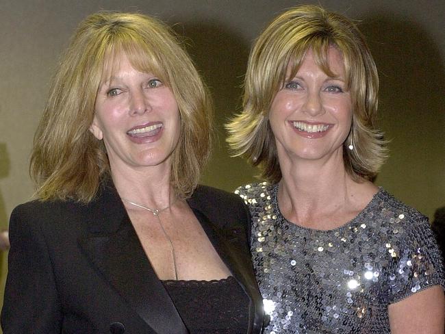 Rona Newton-John with sister Olivia Newton-John. Picture: Newsmakers