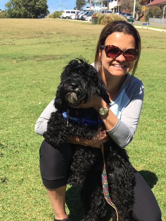 Chilli the dog with Beatriz George.