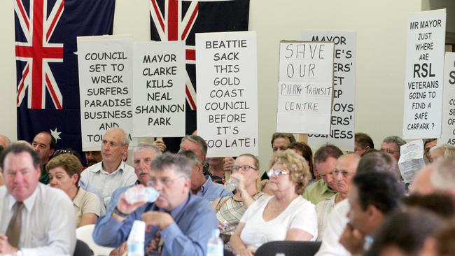 NOVEMBER 29, 2004: Gold Coast Council debating the future of the Transit Centre, Bruce Bishop Carpark and Neal Shannon Park in Surfers Paradise. Picture: David Clark