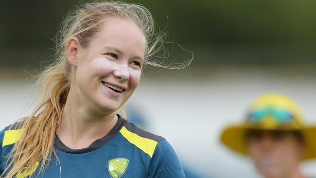 PERTH, AUSTRALIA - FEBRUARY 21:  Lauren Cheatle of Australia during the Australia v New Zealand One-Day International Series training session at WACA on February 21, 2019 in Perth, Australia. (Photo by Will Russell/Getty Images)