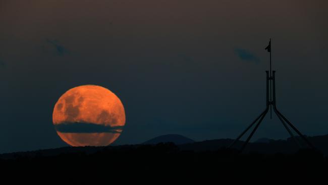 A rare super moon rising over Canberra from 2021. Picture: NCA NewsWire / Gary Ramage