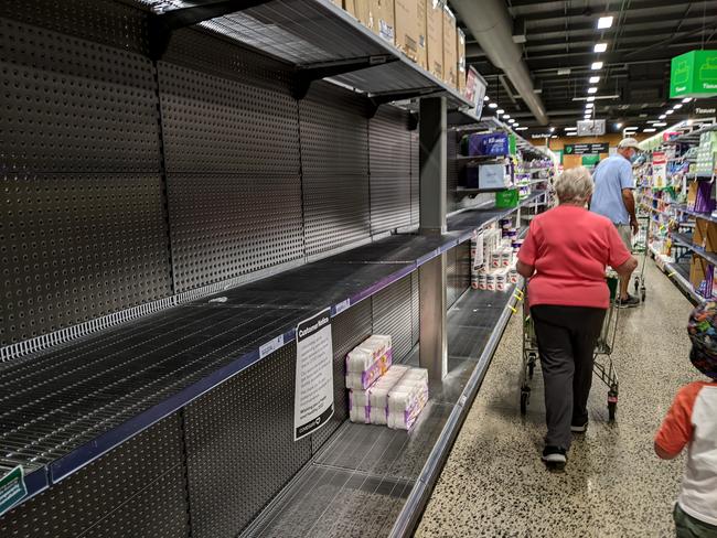 Woolies’ new shopping rule change with empty shelves