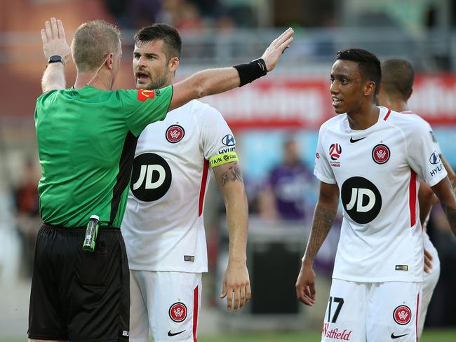 PERTH, AUSTRALIA - JANUARY 13: Brendan Hamill of the Wanderers questions Referee Kurt Ams after being penalised for a tackle on Andy Keogh of the Glory during the round 13 A-League match between the Perth Glory and the Western Sydney Wanderers at HBF Park on January 13, 2019 in Perth, Australia. (Photo by Paul Kane/Getty Images)