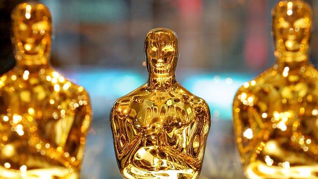 21/02/2009: Newly minted Oscar statues for the 78th Academy Awards in ABC Times Square Studios, New York, USA, 06 Mar 2006. Trophy. Statuettes.