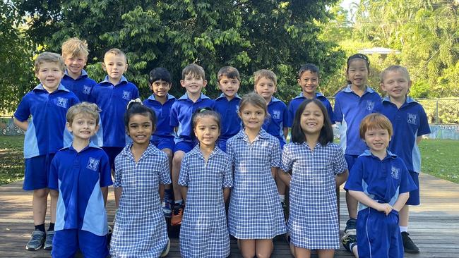 STUART PARK PRIMARY SCHOOL Transition Hood BACK ROW (L-R): Samuel, Hudson, Charlie, Thisen, Henry, Isaac, Michael, Gabriel, Sunny, Nate. FRONT ROW (L-R): Jordan, Dyana, Aarya, Francesca, Mila, Edward