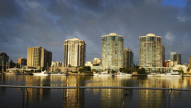 The view of Kangaroo Point from New Farm.