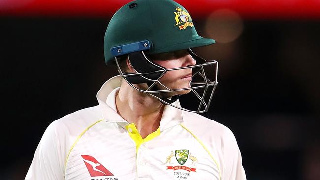 ADELAIDE, AUSTRALIA - DECEMBER 04: Steve Smith of Australia looks dejected after being dismissed by Chris Woakes of England during day three of the Second Test match during the 2017/18 Ashes Series between Australia and England at Adelaide Oval on December 4, 2017 in Adelaide, Australia. (Photo by Mark Kolbe/Getty Images)