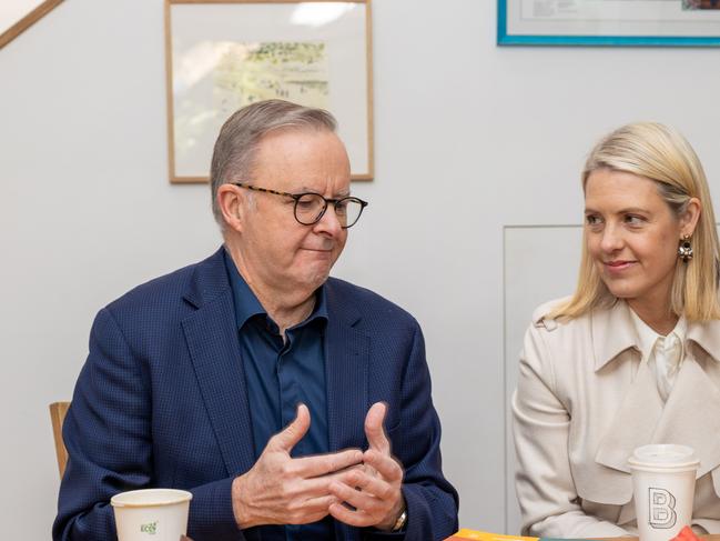 Prime Minister Anthony Albanese joins Georgie Dent in Wenworthville on Saturday .Picture NCA NewsWire /Seb Haggett