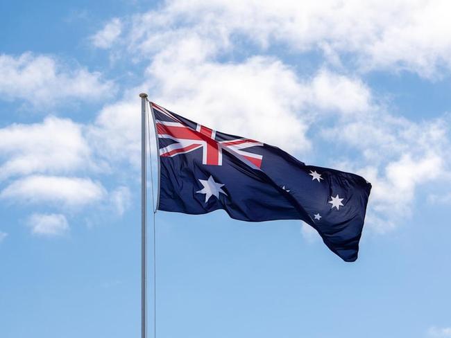 Australians should be ‘proud’ of displaying Australian flag only