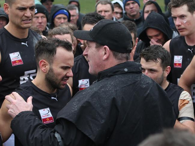 East Burwood coach Stuart Wynd with his players during the Efl (Div 4): Glen Waverley v East Burwood game. Saturday, September 1. 2018. Picture: David Crosling