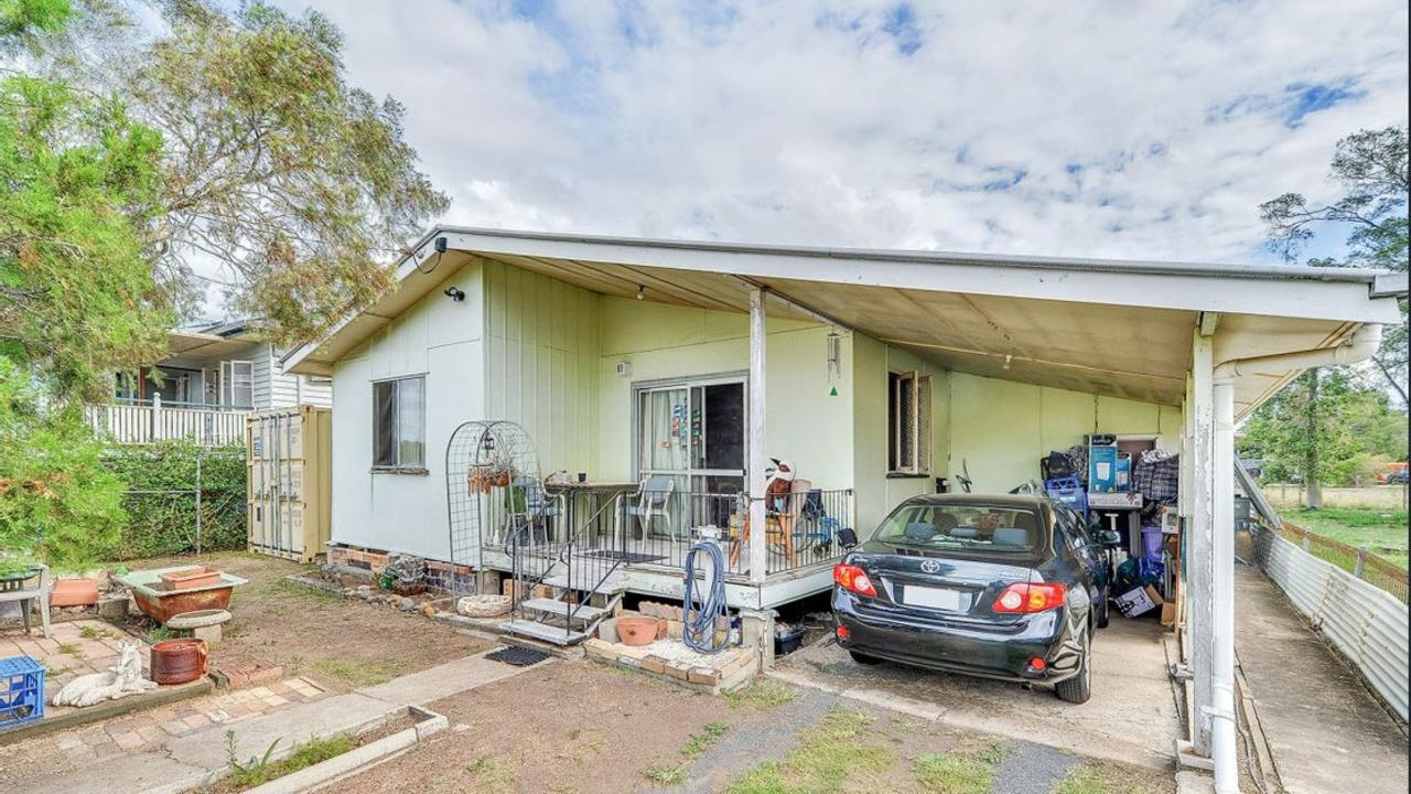 24 Videroni Street, Bundamba sold for $140,000 on January 24, 2020.