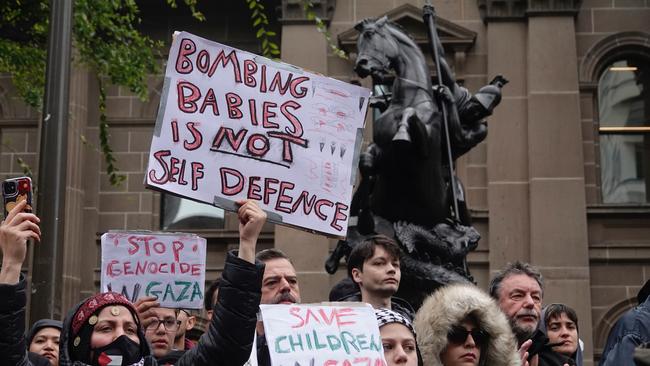 The Free Palestine Rally saw a huge crowd of Australians show their support to the movement. Picture: NCA NewsWire / Valeriu Campan