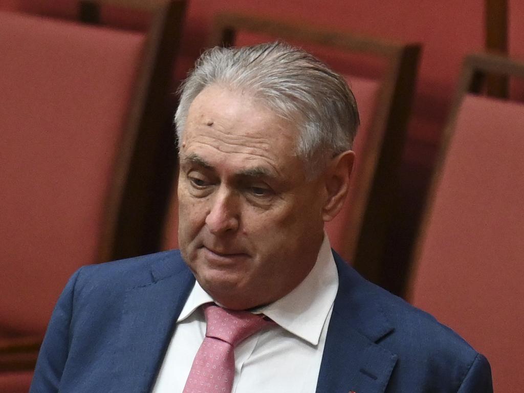 PM gives free kick to unions on free trade