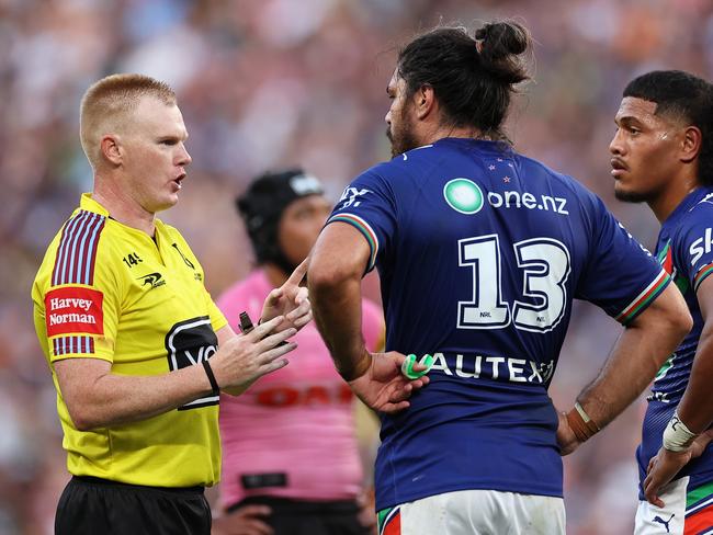 BRISBANE, AUSTRALIA - MAY 06: Referee Todd Smith talks to Tohu Harris of the Warriors and Demitric Sifakula of the Warriors during the round 10 NRL match between the New Zealand Warriors and Penrith Panthers at Suncorp Stadium on May 06, 2023 in Brisbane, Australia. (Photo by Cameron Spencer/Getty Images)