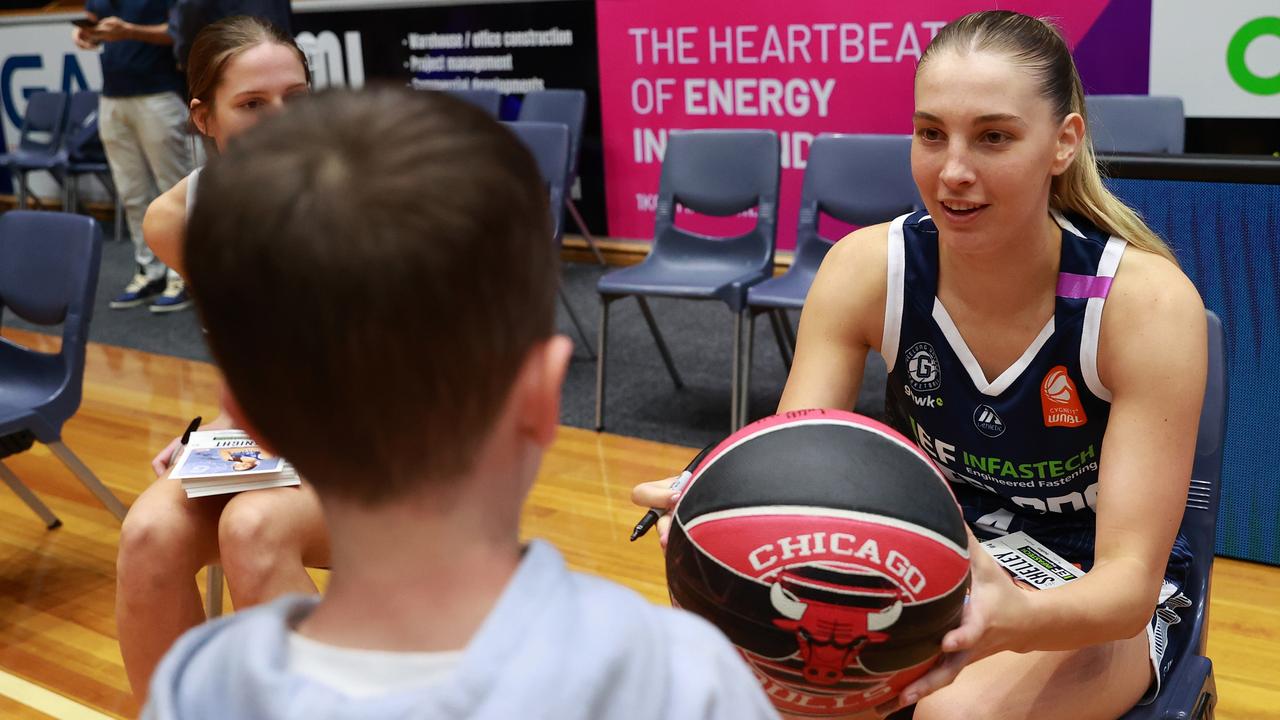 GEELONG, AUSTRALIA - OCTOBER 30: Geelong players thank fans during the round one WNBL match between Geelong United and Townsville Fire at The Geelong Arena, on October 30, 2024, in Geelong, Australia. (Photo by Kelly Defina/Getty Images)