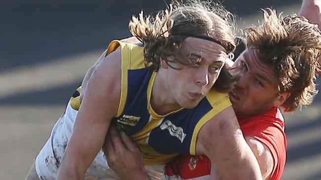 Hampden FL, South Warrnambool Roosters v North Warrnambool Eagles, at South Warrnambool, South Warrnambool  &  Jett Bermingham, 32,  North Warrnambool,    Picture Yuri Kouzmin