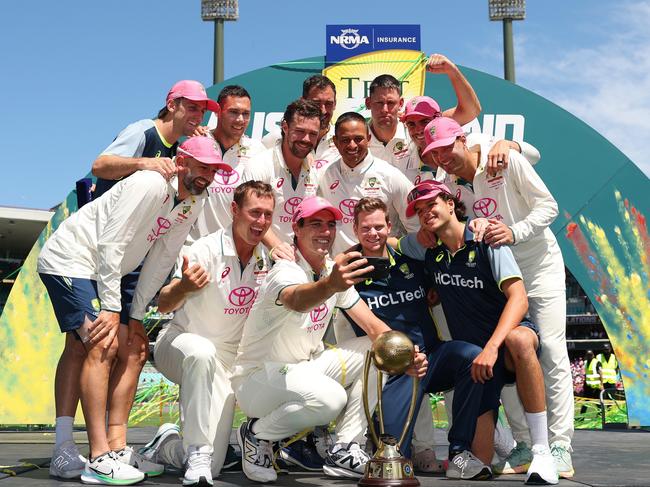 Pat Cummins takes a selfie after Australia reclaimed the Border-Gavaskar Trophy. (Photo by Cameron Spencer/Getty Images)