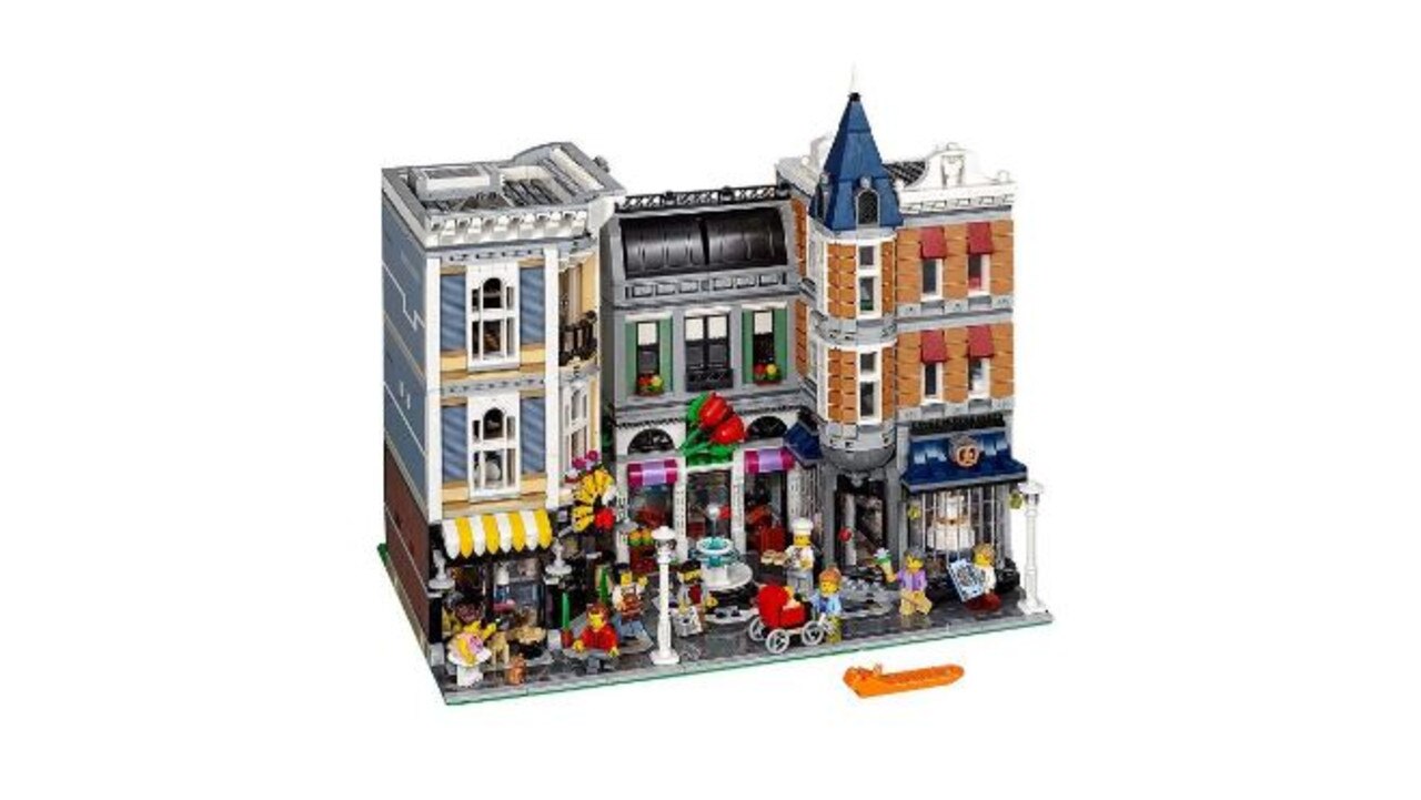 LEGO Creator Assembly Square 10255 Building Kit.