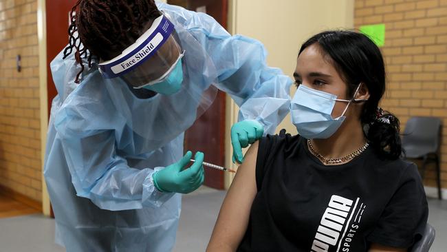 Bendigo parents have voiced their disappointment after being turned back while trying to book Pfizer doses for their 12 to 15 year-old children after vaccine eligibility for the young children opened on Monday. Picture: Toby Zerna