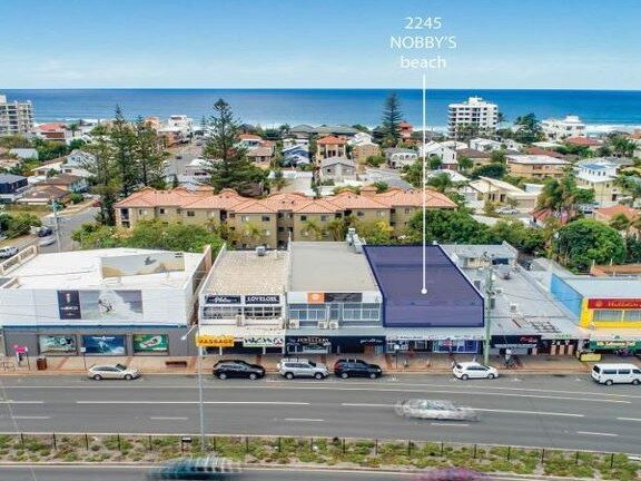 The building that previously housed a grocery store at Nobby Beach is up for lease. Picture: RP Data.