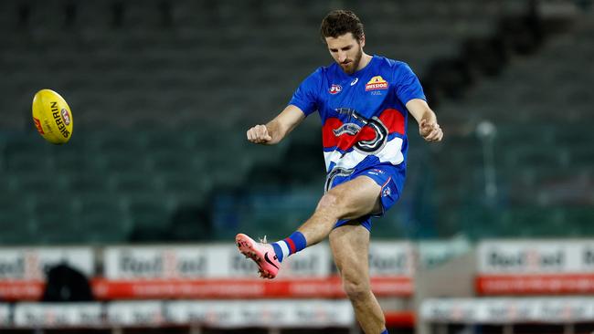 Marcus Bontempelli proves his fitness before taking North Melbourne apart. Picture: Michael Willson/AFL Photos via Getty Images