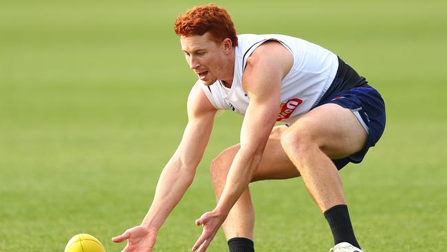 MELBOURNE, AUSTRALIA - JUNE 05: Ed Richards of the Bulldogs in action during a Western Bulldogs AFL training session at Whitten Oval on June 05, 2024 in Melbourne, Australia. (Photo by Graham Denholm/Getty Images)