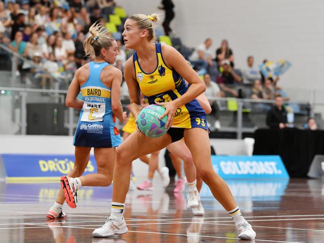 Hannah Le Sage shooter for Bond University Bull Sharks