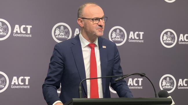 ACT Chief Minister Andrew Barr has called for a national approach to mask mandates at airport terminals. Picture: Julia Kanapathippillai