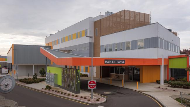 The North West Regional Hospital is seen closed in Burnie, Tasmania, Tuesday, April 14, 2020. Health workers in northwest Tasmania. (AAP Image/Simon Sturzaker)